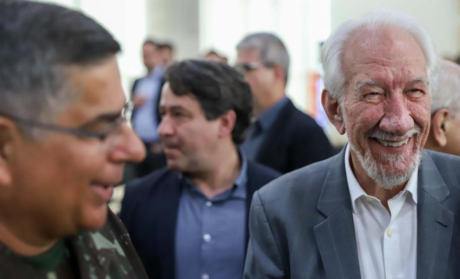 Paraná firma parceria com Exército para incentivar pesquisas em IA e cibersegurança