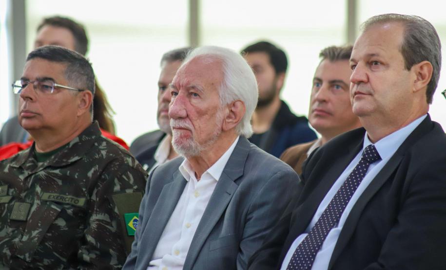 Paraná firma parceria com Exército para incentivar pesquisas em IA e cibersegurança