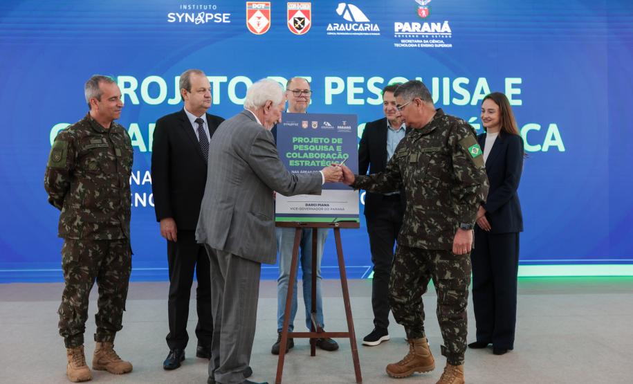 Paraná firma parceria com Exército para incentivar pesquisas em IA e cibersegurança