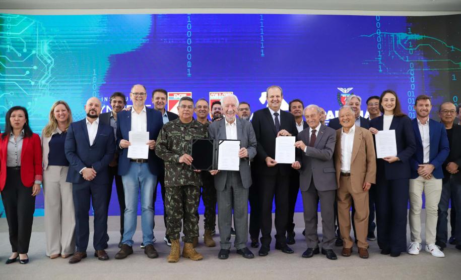 Paraná firma parceria com Exército para incentivar pesquisas em IA e cibersegurança