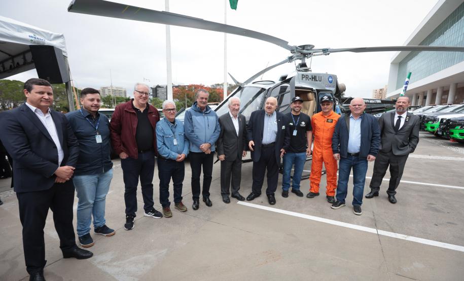 Paraná reforça fiscalização ambiental com 50 caminhonetes e novo helicóptero