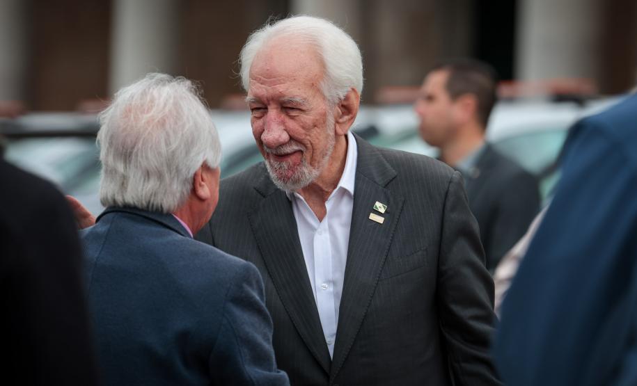 Paraná reforça fiscalização ambiental com 50 caminhonetes e novo helicóptero