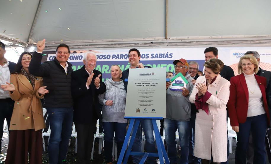 Governador entrega Condomínio do Idoso com 40 unidades e piscina térmica em Ponta Grossa