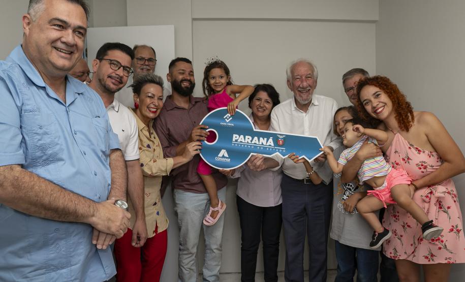 Com apoio do Estado, 512 famílias de Londrina passam a viver em casa própria