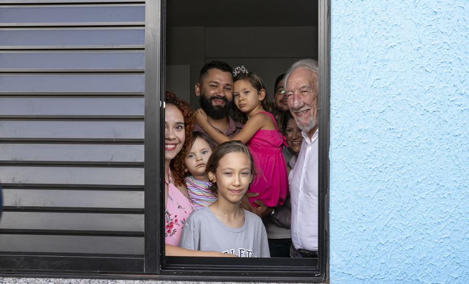 Com apoio do Estado, 512 famílias de Londrina passam a viver em casa própria
