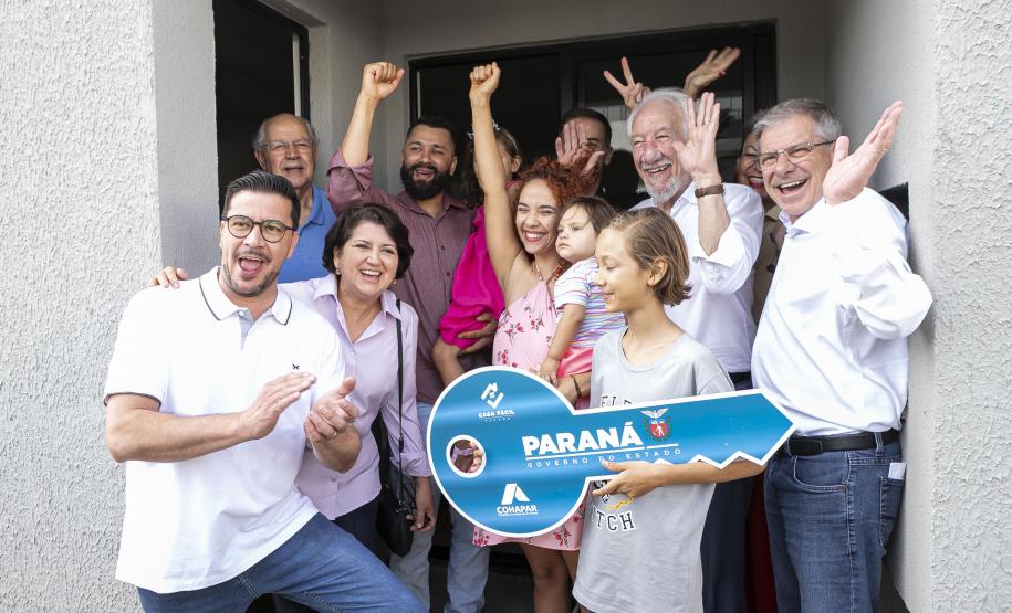 Com apoio do Estado, 512 famílias de Londrina passam a viver em casa própria