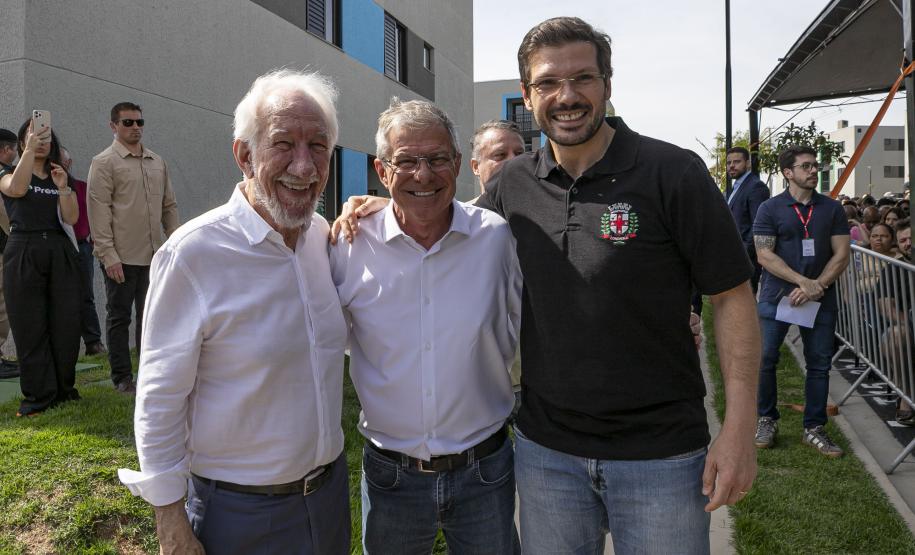 Com apoio do Estado, 512 famílias de Londrina passam a viver em casa própria