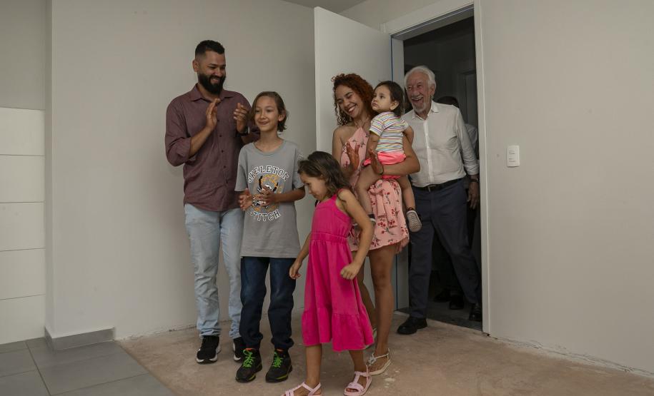 Com apoio do Estado, 512 famílias de Londrina passam a viver em casa própria
