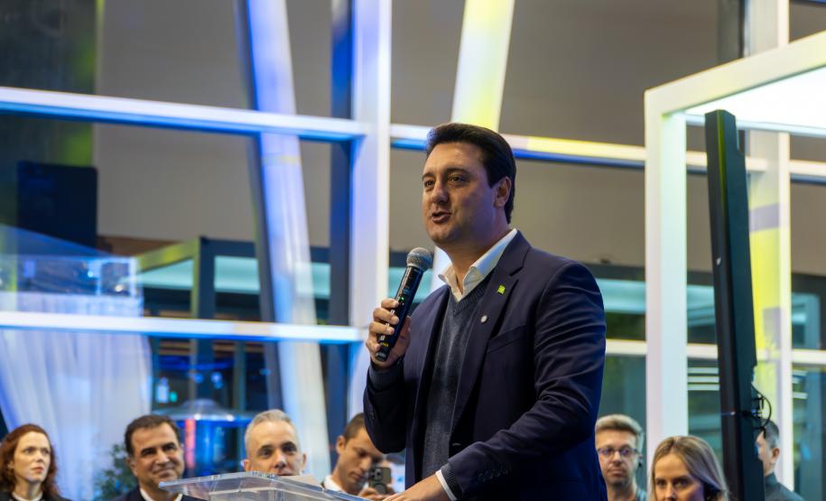 Ratinho Junior participa de evento em comemoração aos 50 anos da New Holland no Paraná