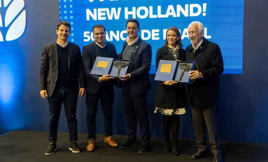Ratinho Junior participa de evento em comemoração aos 50 anos da New Holland no Paraná