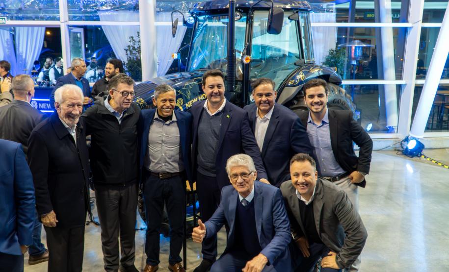 Ratinho Junior participa de evento em comemoração aos 50 anos da New Holland no Paraná