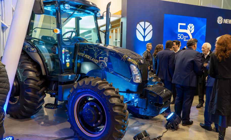 Ratinho Junior participa de evento em comemoração aos 50 anos da New Holland no Paraná