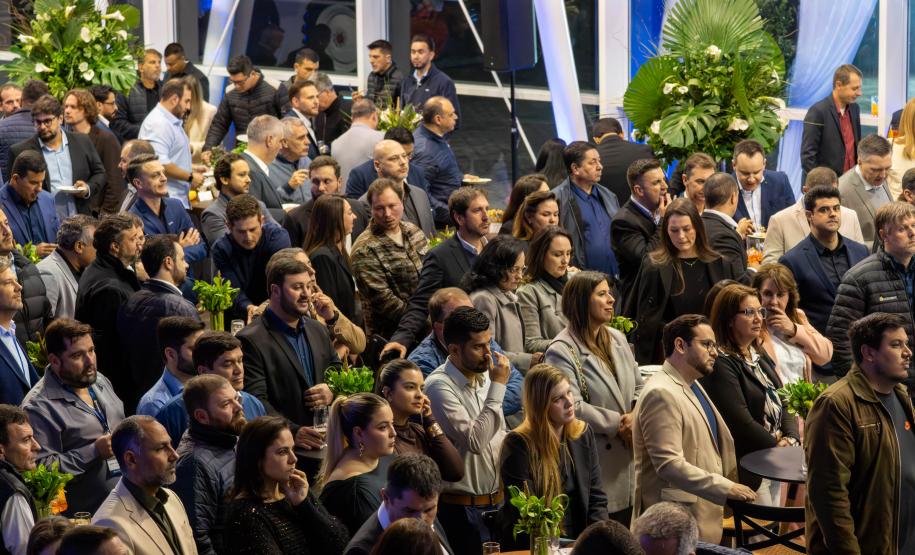 Ratinho Junior participa de evento em comemoração aos 50 anos da New Holland no Paraná