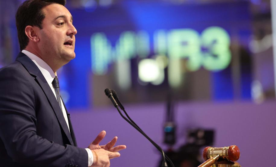 “Fim das concessões garante mais de R$ 60 bilhões em obras e tem sentimento de missão cumprida”, afirma Ratinho Júnior