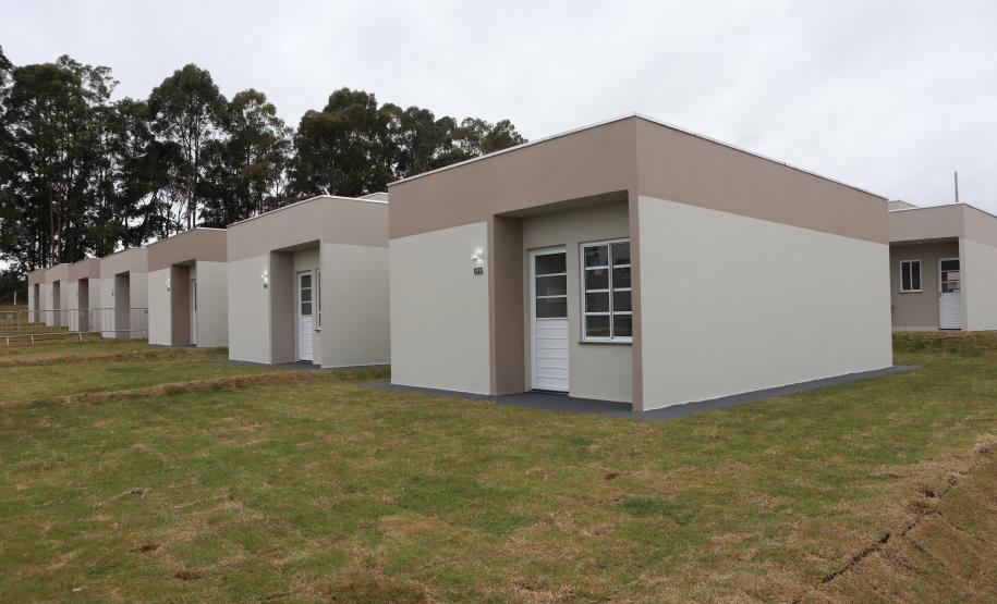 Com entrega de 275 casas, Estado conclui bairro planejado em Ponta Grossa