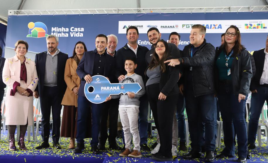 Com entrega de 275 casas, Estado conclui bairro planejado em Ponta Grossa