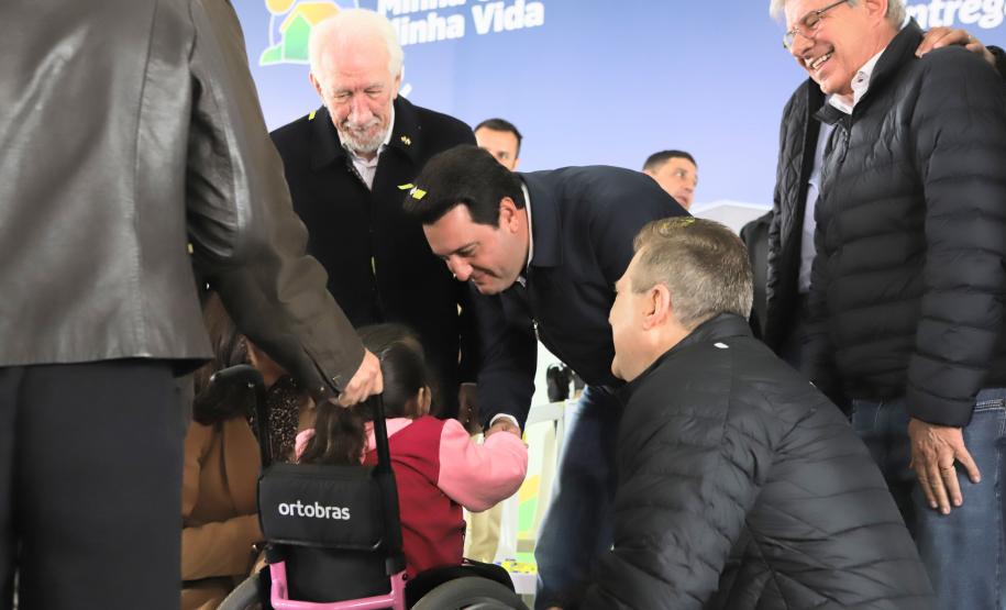 Com entrega de 275 casas, Estado conclui bairro planejado em Ponta Grossa