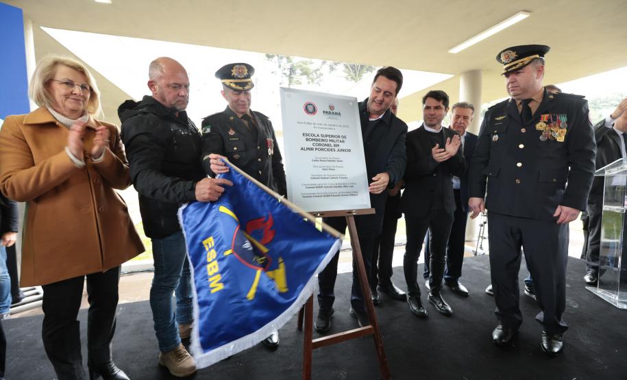 Governador inaugura Escola Superior de Bombeiro Militar e entrega 64 viaturas à corporação