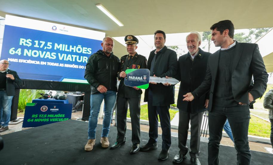 Governador inaugura Escola Superior de Bombeiro Militar e entrega 64 viaturas à corporação