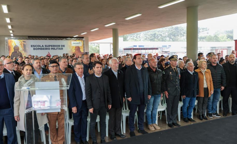 Governador inaugura Escola Superior de Bombeiro Militar e entrega 64 viaturas à corporação