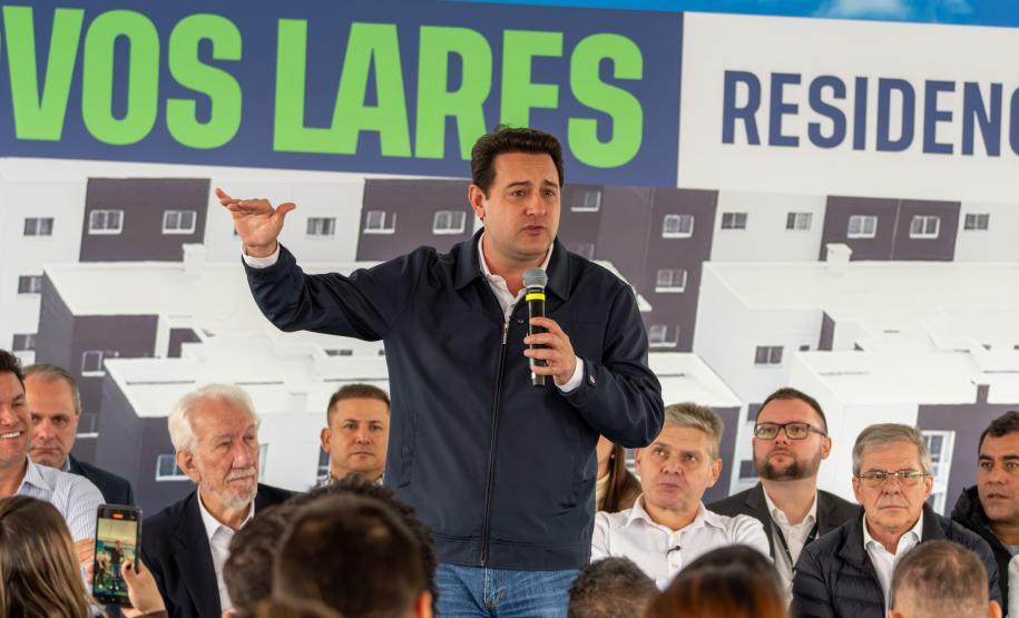 Governador inaugura condomínio clube com 864 apartamentos em Almirante Tamandaré