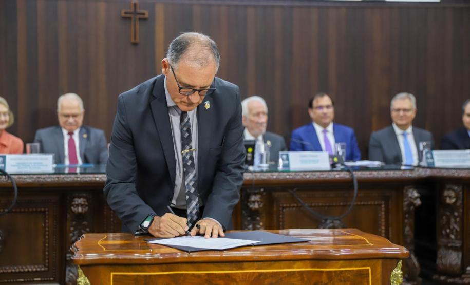 Piana participa de cerimônia que moderniza tramitação de processos no TJPR