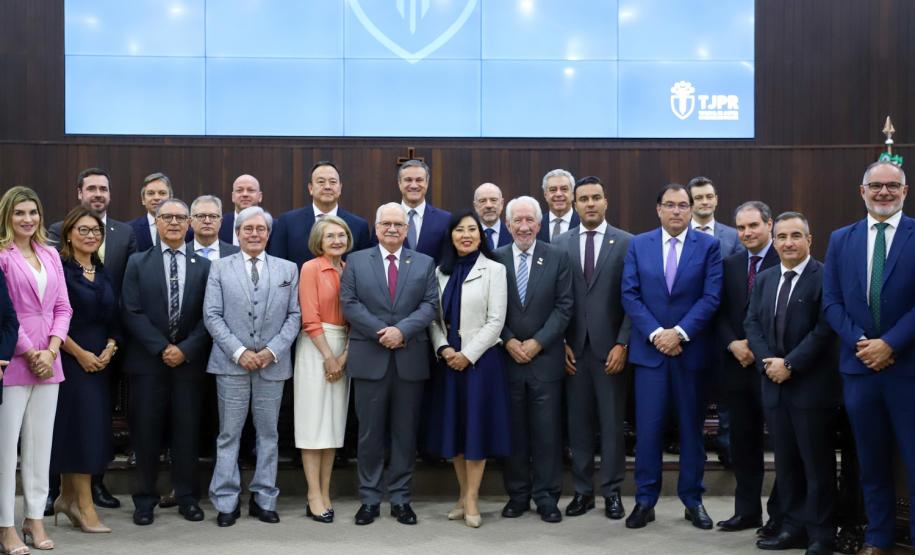 Piana participa de cerimônia que moderniza tramitação de processos no TJPR