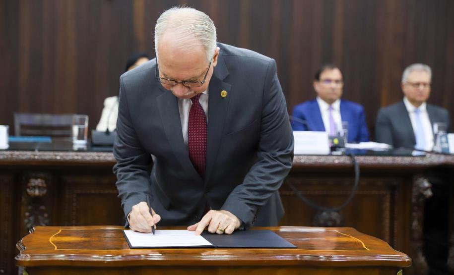 Piana participa de cerimônia que moderniza tramitação de processos no TJPR