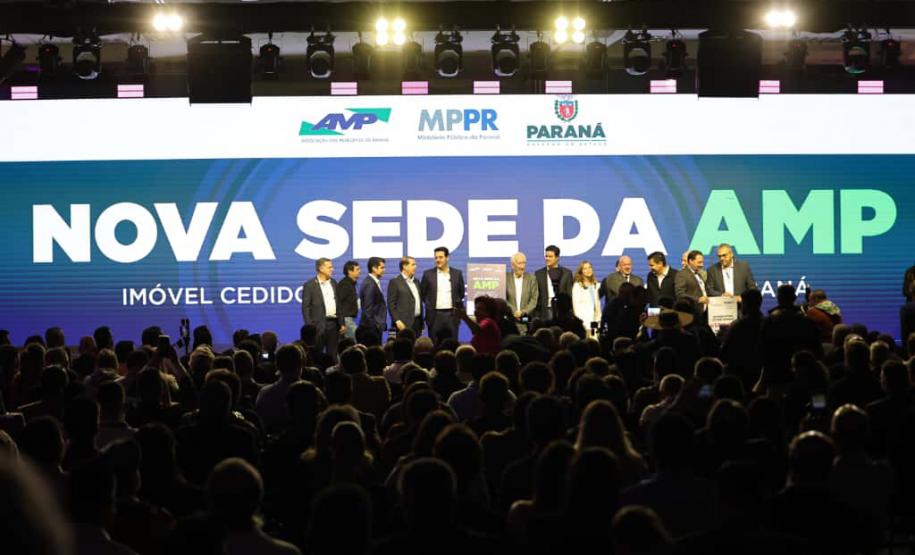 Ratinho Junior anuncia R$ 2 bilhões em recape asfáltico para cidades com até 100 mil habitantes