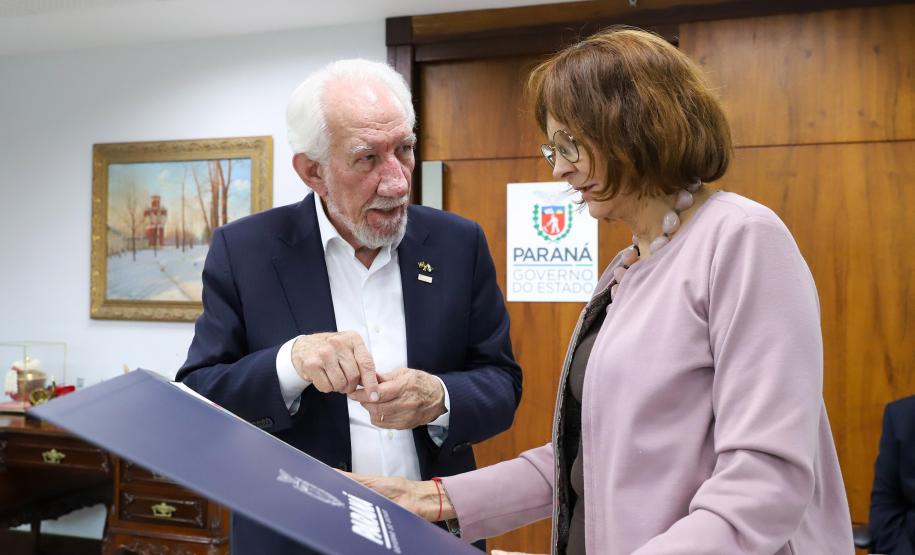 Em busca de parcerias, Paraná recebe visita da embaixadora da Alemanha no Brasil