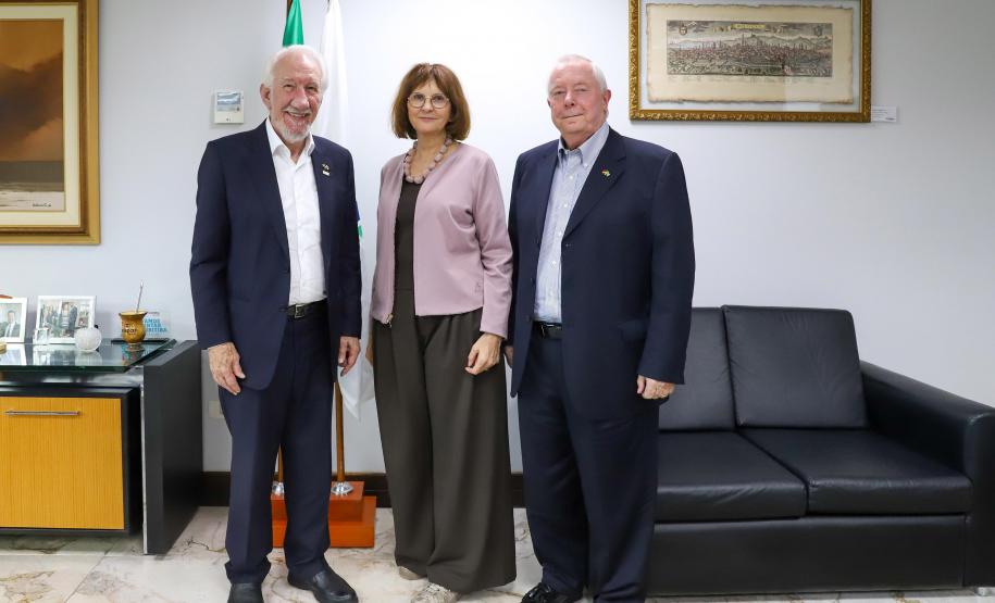 Em busca de parcerias, Paraná recebe visita da embaixadora da Alemanha no Brasil