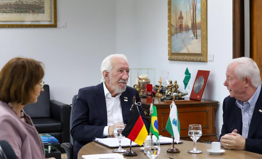 Em busca de parcerias, Paraná recebe visita da embaixadora da Alemanha no Brasil