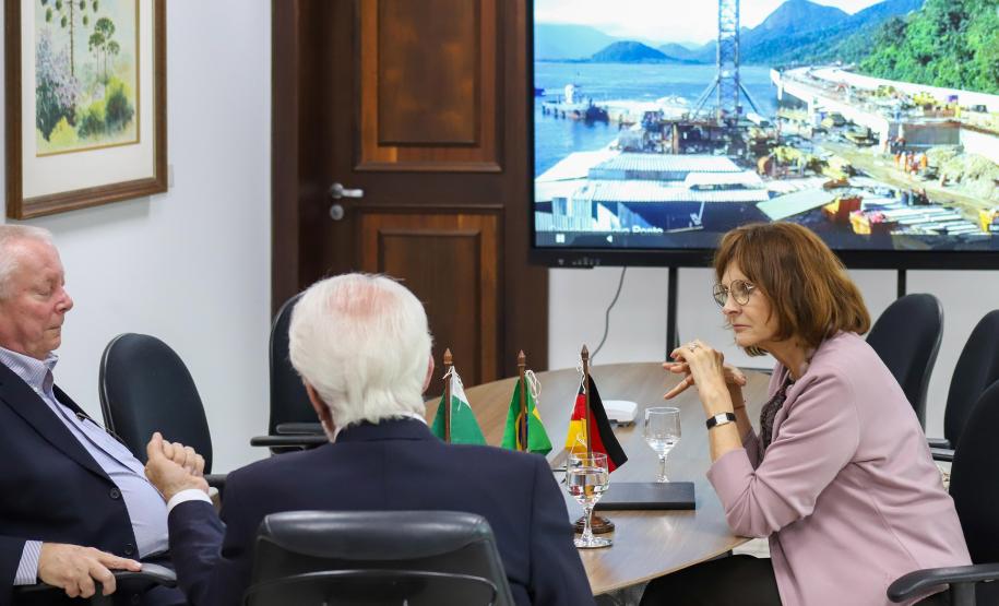 Em busca de parcerias, Paraná recebe visita da embaixadora da Alemanha no Brasil