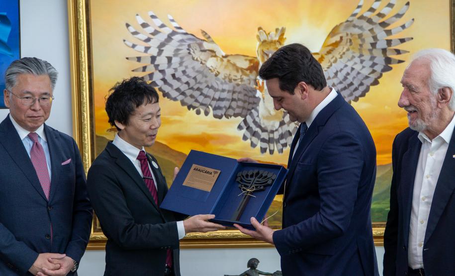 Governador Ratinho Junior é homenageado com honraria da província japonesa de Hyogo