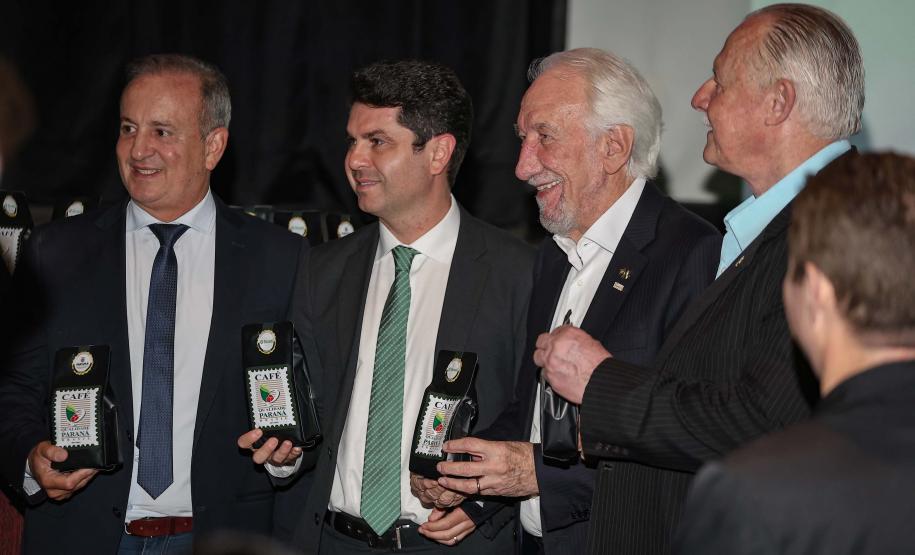 Produtoras de Apucarana e Pinhalão vencem o Concurso Café Qualidade 2025