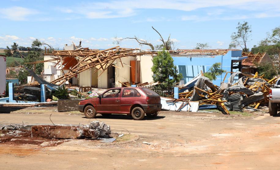Governador anuncia R$ 533 milhões para construção de casas em 324 municípios