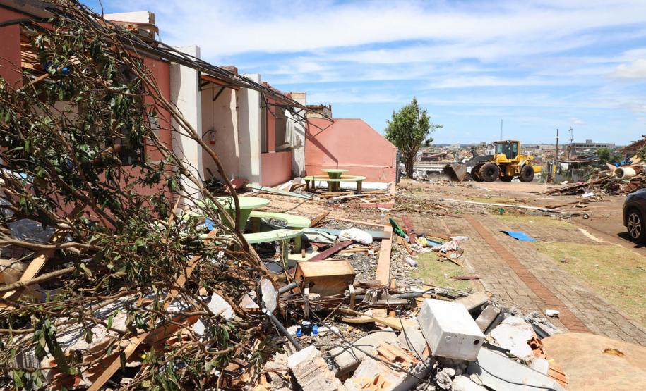 Governador anuncia R$ 533 milhões para construção de casas em 324 municípios