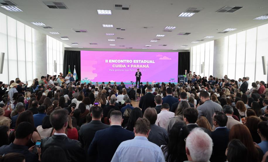 Estado lança programa Paraná Amigo da Pessoa Idosa e oficializa Bolsa Cuidador