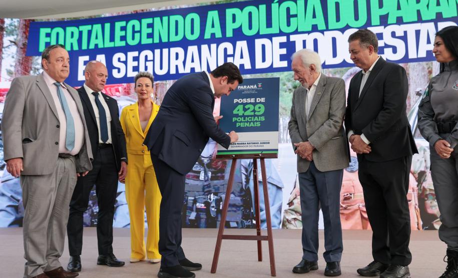 Com posse de 429 policiais penais, Paraná fortalece gestão da segurança pública