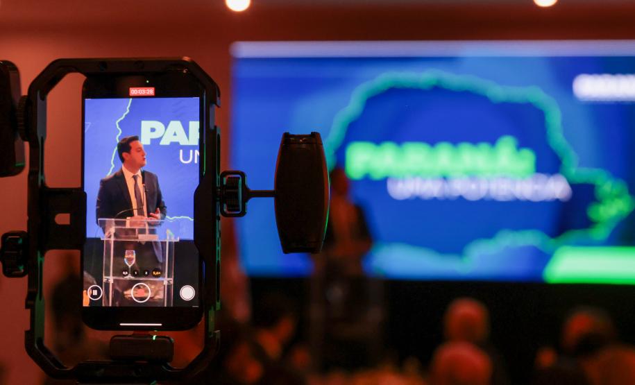 Governador Ratinho Junior recebe Troféu Guerreiro do Movimento Pró-Paraná