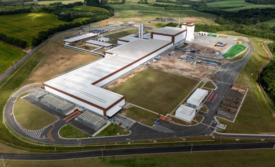 Com R$ 1 bilhão da Ambev, Paraná vai concentrar produção de garrafas para todo o Brasil