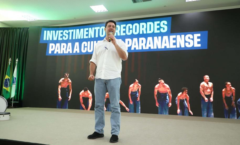 Estado entrega instrumentos musicais a 90 cidades e libera R$ 100 milhões para a cultura