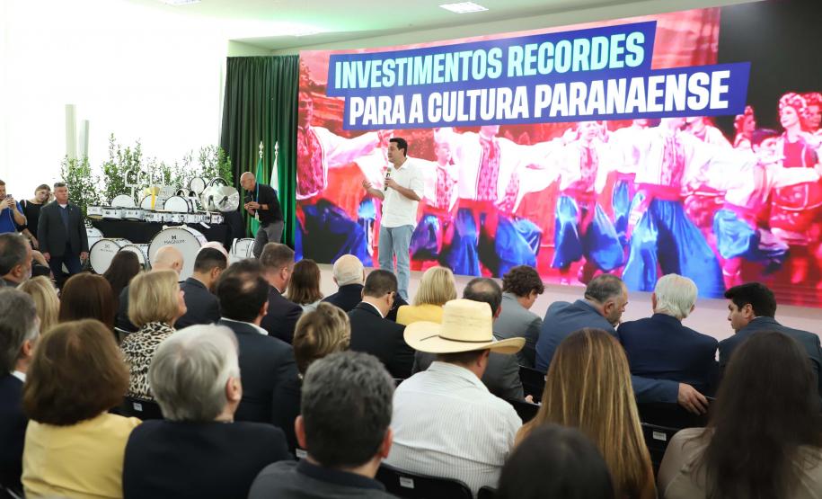 Estado entrega instrumentos musicais a 90 cidades e libera R$ 100 milhões para a cultura