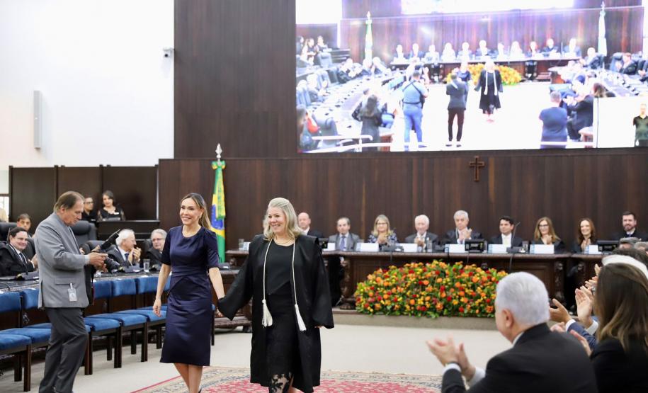 Ex-procuradora-geral do Estado toma posse como desembargadora no TJPR