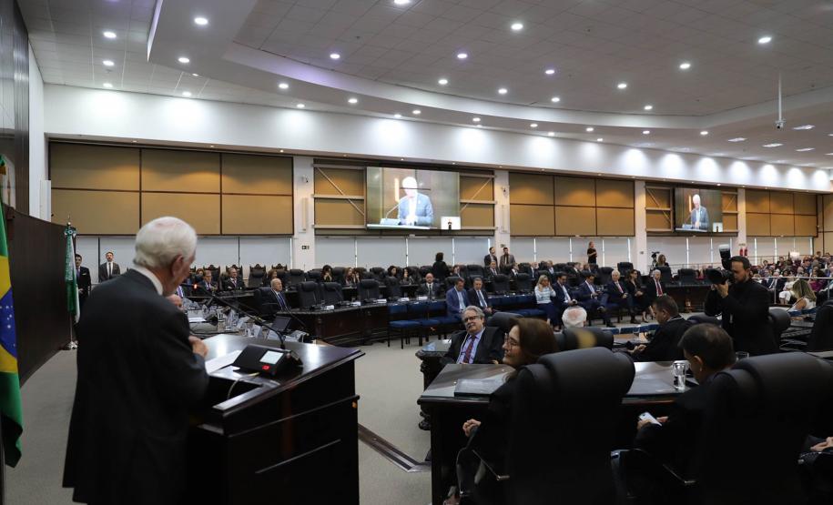 Ex-procuradora-geral do Estado toma posse como desembargadora no TJPR