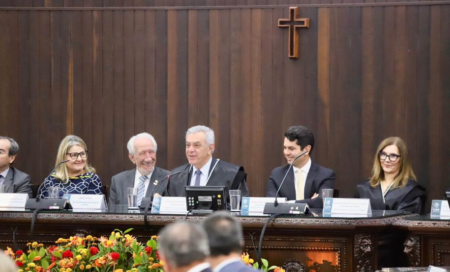 Ex-procuradora-geral do Estado toma posse como desembargadora no TJPR