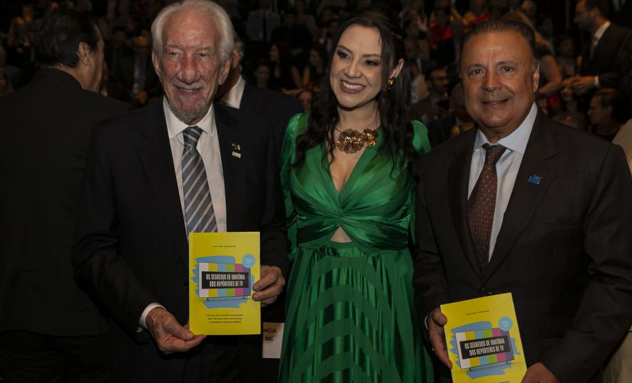 Ratinho Junior é eleito pela segunda vez personalidade do ano no prêmio TOPVIEW