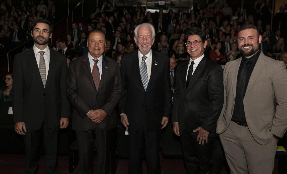 Ratinho Junior é eleito pela segunda vez personalidade do ano no prêmio TOPVIEW