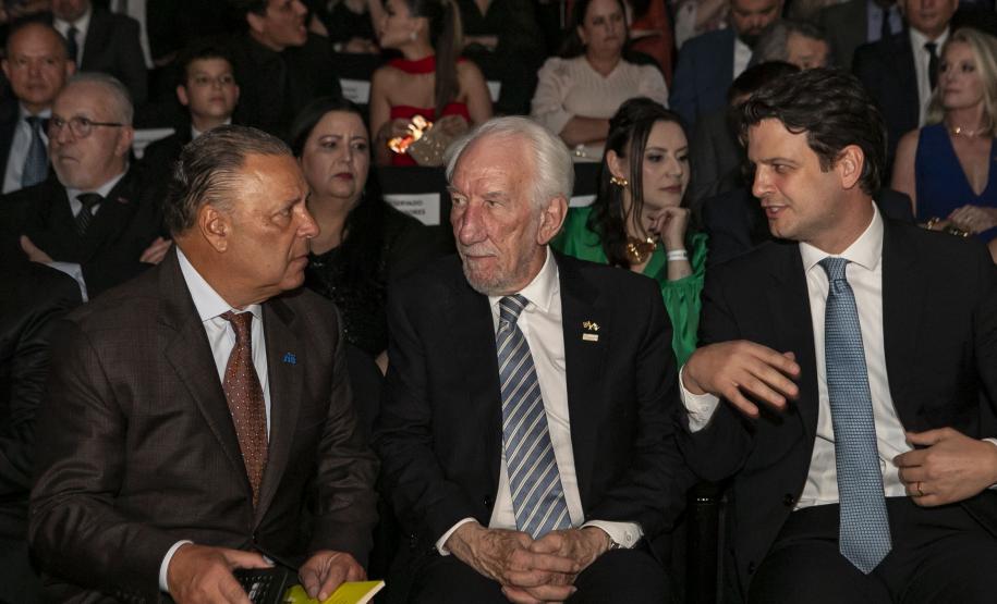 Ratinho Junior é eleito pela segunda vez personalidade do ano no prêmio TOPVIEW