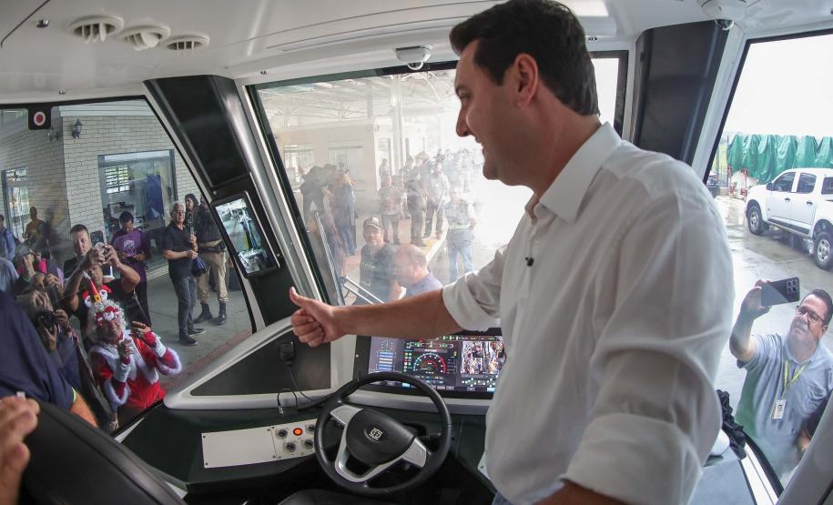 Primeiro na América do Sul: Bonde Urbano Digital começa a operar entre Pinhais e Piraquara